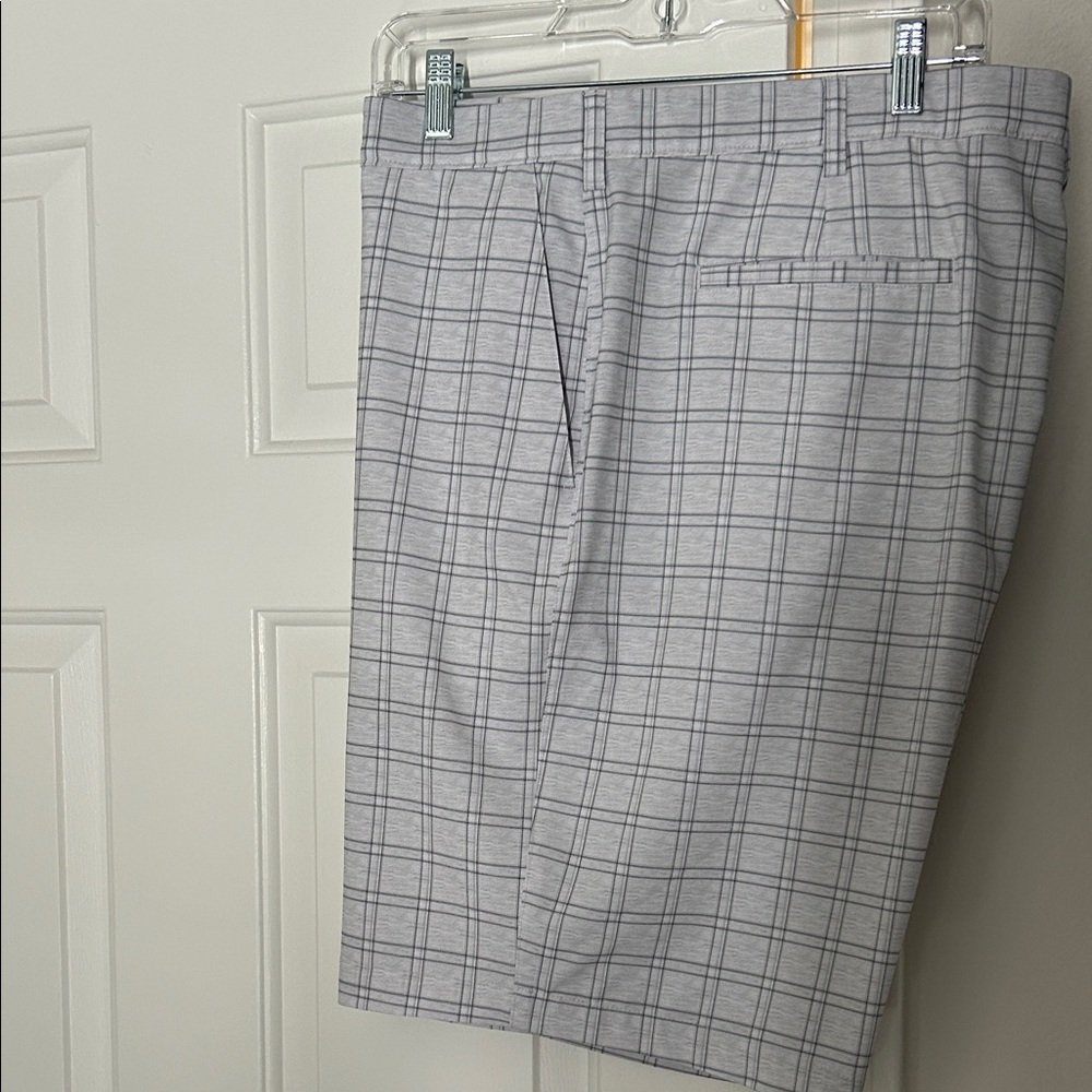PGA Tour Men's Gray Checkered Shorts